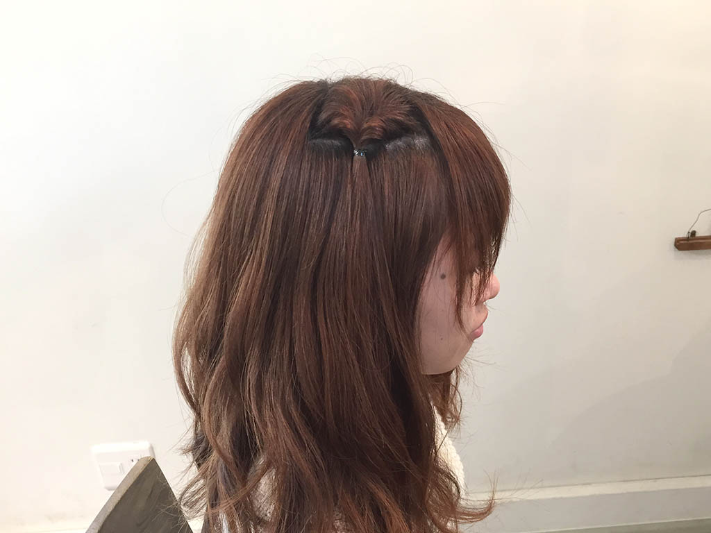 甘くなりすぎない簡単サイドヘアアレンジ2