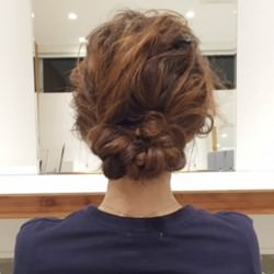 気品溢れる編み込み×シニヨンスタイル ヘアアレンジ ロングヘア