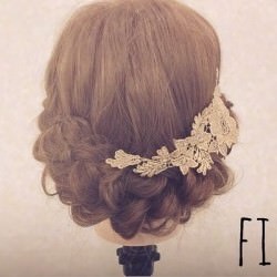 ロングヘアの結婚式ヘア☆フワフワな編み込みで柔らかい印象に! ヘアアレンジ ロングヘア