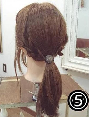 オシャレなヘアゴムが際立つ！ローポ二アレンジ5