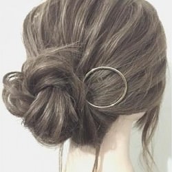 おくれ毛が色っぽい♡アレンジシニヨン ヘアアレンジ ロングヘア