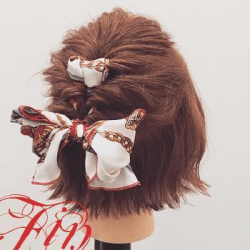 スカーフ×くるりんぱ☆おしゃれガールのボブヘアアレンジ ヘアアレンジ ショートヘア