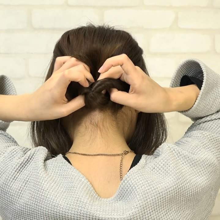 くるりんぱとたまねぎヘアで作る！爽やかなダウンヘア1