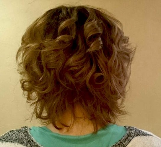 ショートヘアでも出来る☆ポップで可愛いアップヘア1