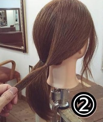 オシャレなヘアゴムが際立つ！ローポ二アレンジ2