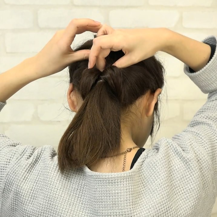 くるりんぱとたまねぎヘアで作る！爽やかなダウンヘア3