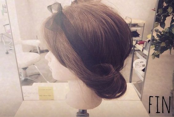 夏のデートにおすすめ 可愛いけど大人っぽいカチューシャまとめ髪 ヘアレシピ 頭美人