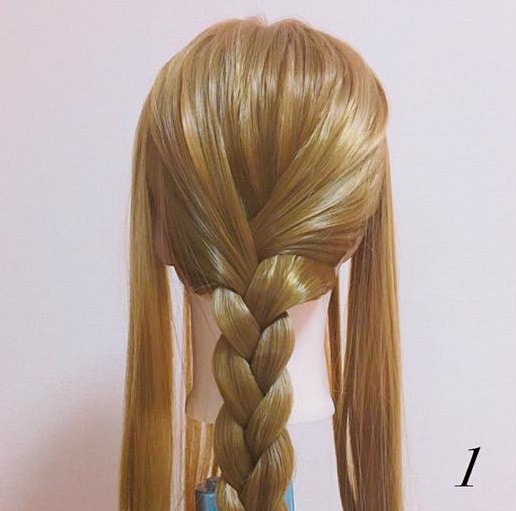 しっかりまとまって崩れない!ロープ編みと三つ編みで作る上品お団子アレンジ1