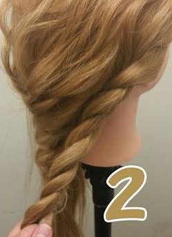 やりすぎないオシャレさが可愛い♡デートにぴったりのヘアアレンジ2