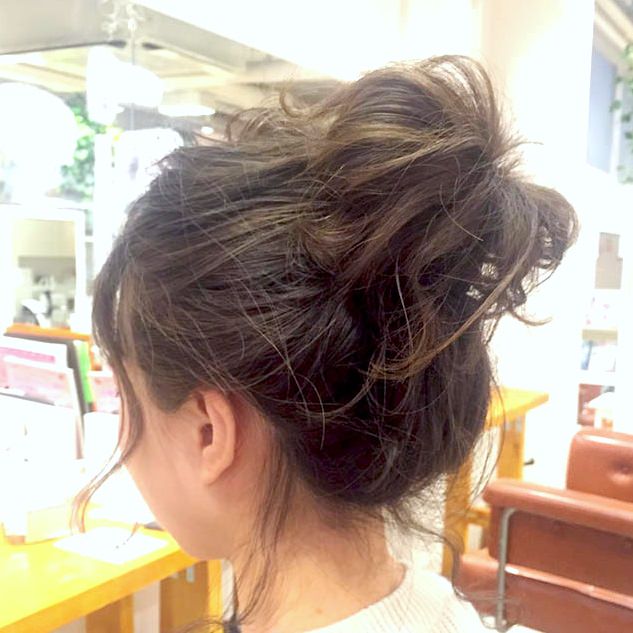 クラゲみたいなゆるふわお団子ヘアTOP