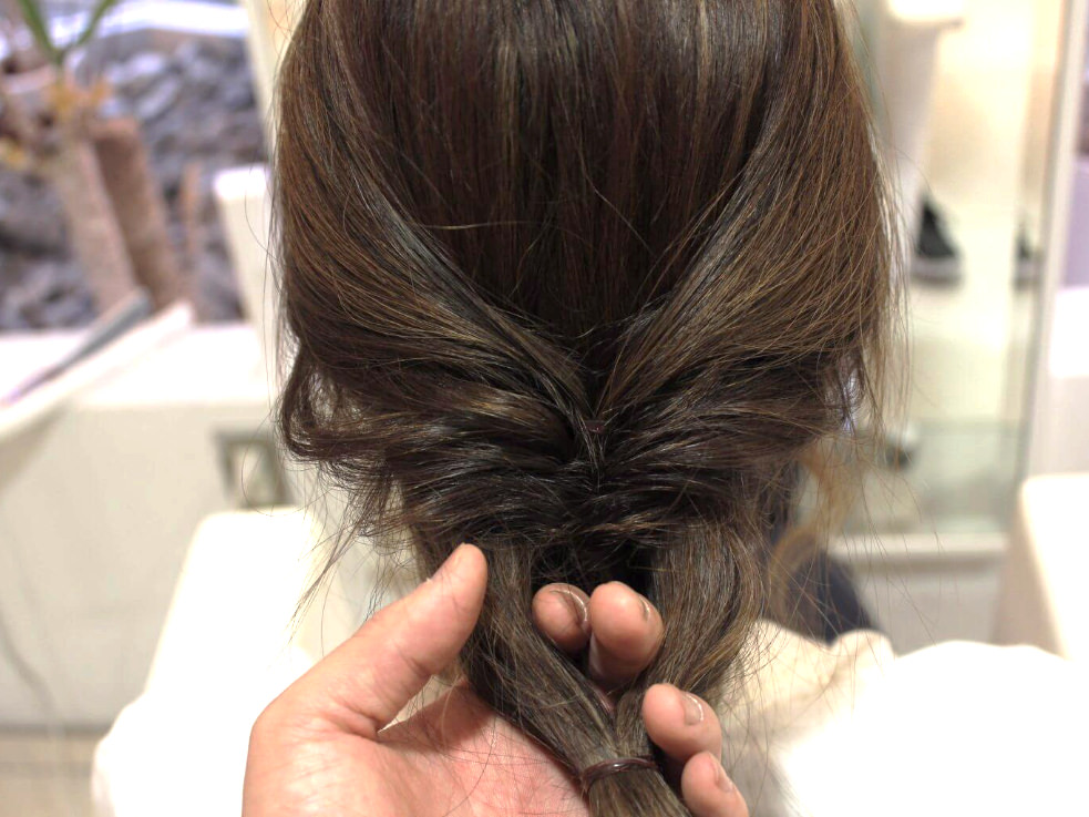 くるりんぱするだけ!デートにおすすめの女っぽまとめ髪☆7