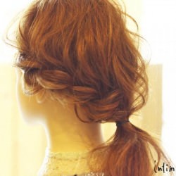 ツイスト編み込みでこなれひとつ結び♪ ヘアアレンジ ミディアムヘア