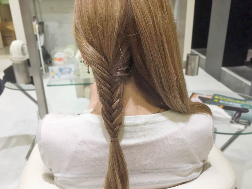 上品だけどカジュアルな大人女性の休日ヘアアレンジ！2