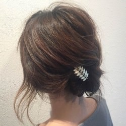 簡単!初心者さんでも出来るシニヨン×三つ編みアレンジ ヘアアレンジ ミディアムヘア