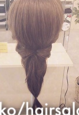 シニヨンが苦手な人は必見！カチューシャを使って作る簡単アレンジ方法☆3