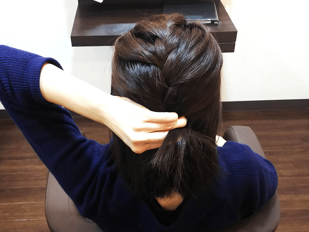 伸ばしかけヘアに使える♪お手軽編み込みハーフアップ4