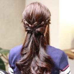 編み込み×くるりんぱで上品なハーフアップアレンジ　ヘアアレンジ　ロングヘア