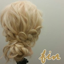 ゆるさが◎大人女子のモテヘアアレンジ　ヘアアレンジ　ミディアムヘア