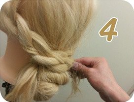 ゆるさが◎大人女子のモテヘアアレンジ4