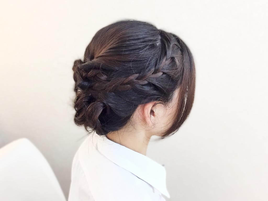 涼しげで上品に見えるアップヘアアレンジ☆5