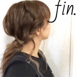 波ウェーブでくるくるローポニー ヘアアレンジ ミディアムヘア