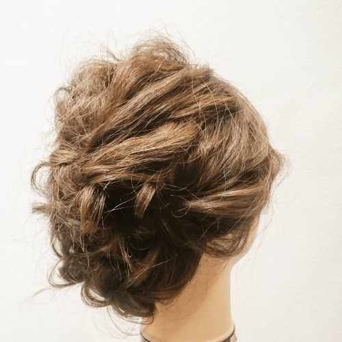 ゆるミディアム 大人女子の色っぽアップヘアアレンジ ヘアレシピ 頭美人