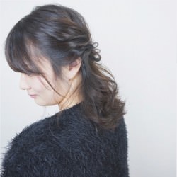 ヌケ感ハーフアップ ヘアアレンジ ミディアムヘア