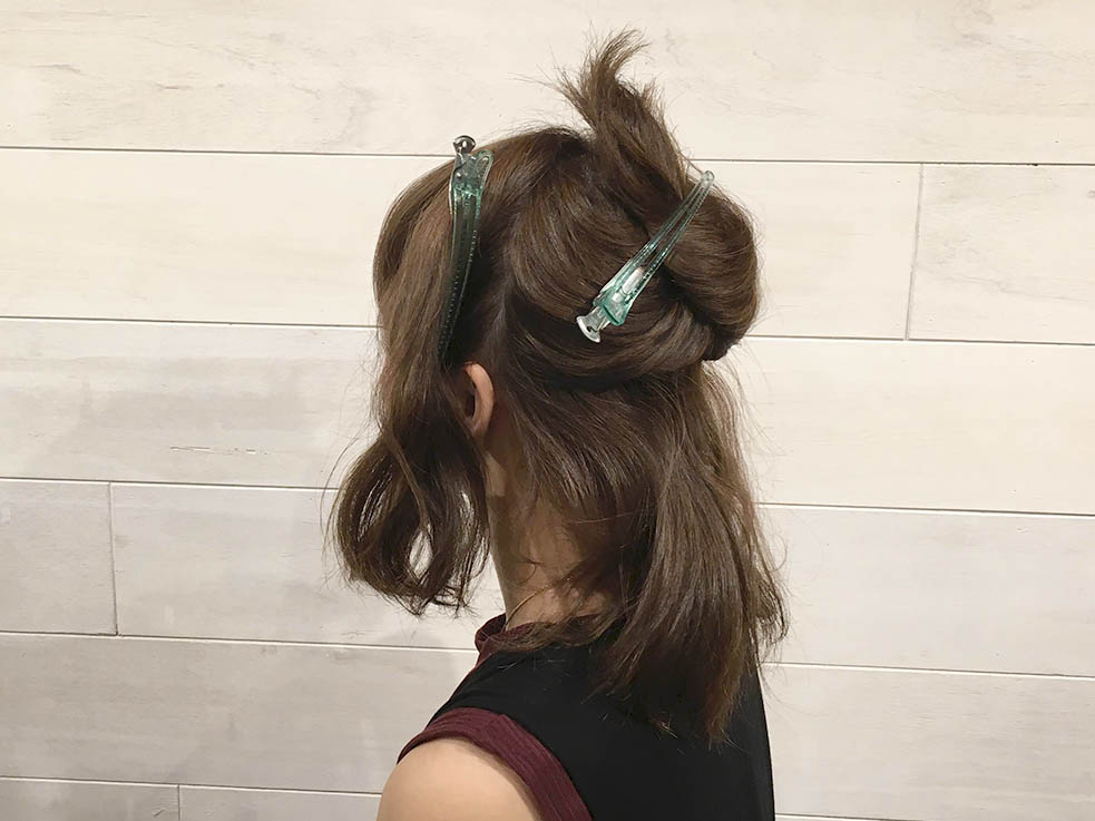 飾り付きのヘアゴムでヘアアレンジ☆2