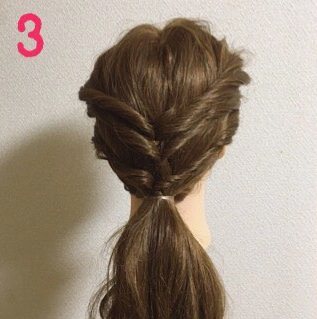 複雑に見えるのに実は簡単!ねじって結ぶだけの大人ポニーテール3