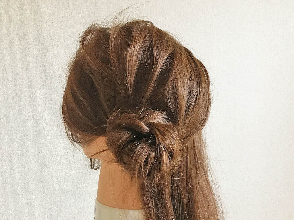 しとやかシニヨンヘアの作り方☆5