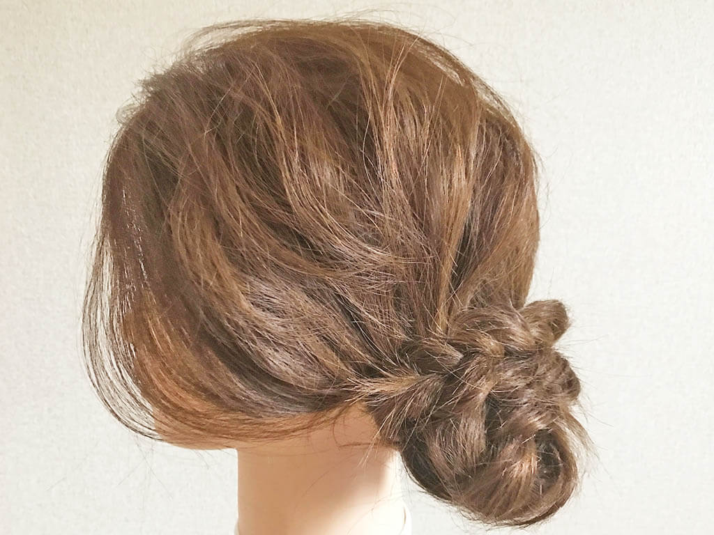 しとやかシニヨンヘアの作り方☆9