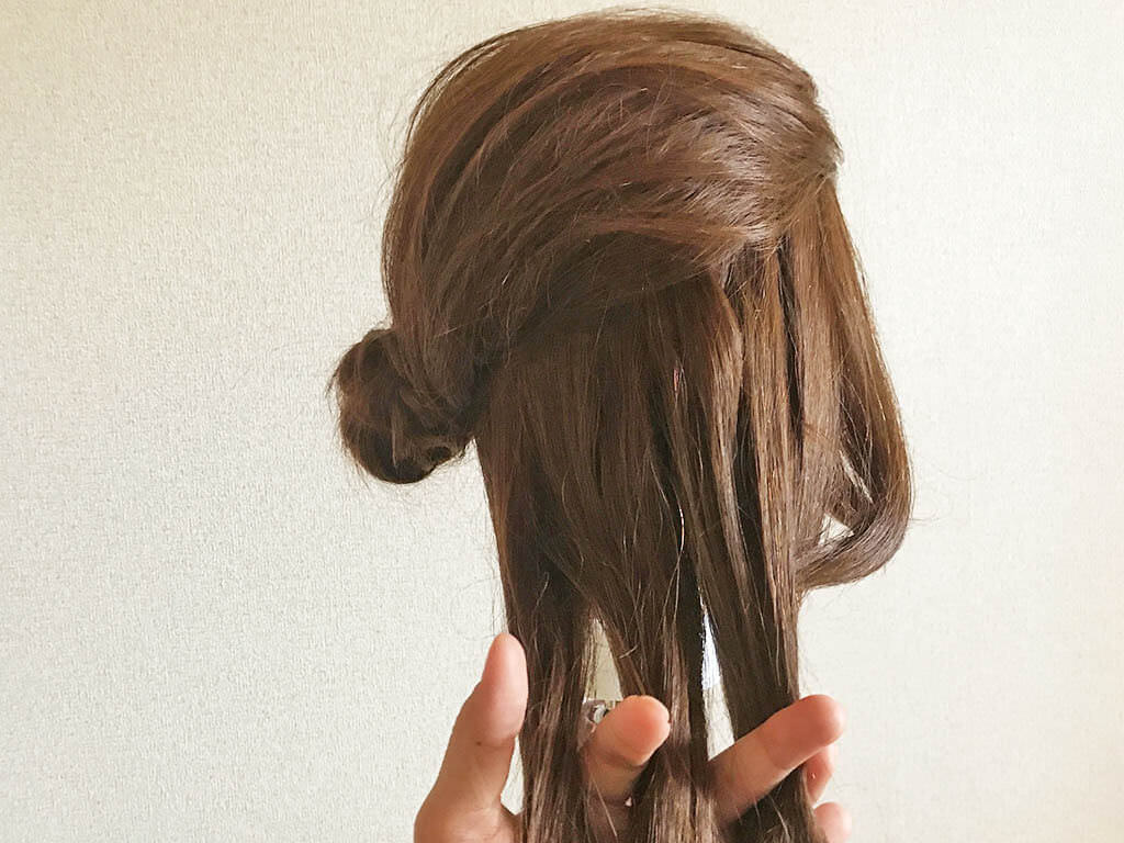 しとやかシニヨンヘアの作り方☆6