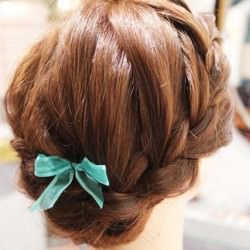 片編み込みで一工夫!まとめ髪 ヘアアレンジ ミディアムヘア