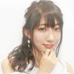 三つ編みをプラス！簡単ポニーテールヘアアレンジ　ヘアアレンジ　ロングヘア