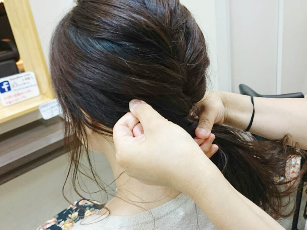 ポニーアレンジスティックで作るほっこり可愛いローポニテ3