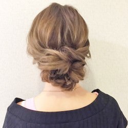 首元ボリュームコーデに♪すっきりまとまる大人シニヨン　ヘアアレンジ　ロングヘア