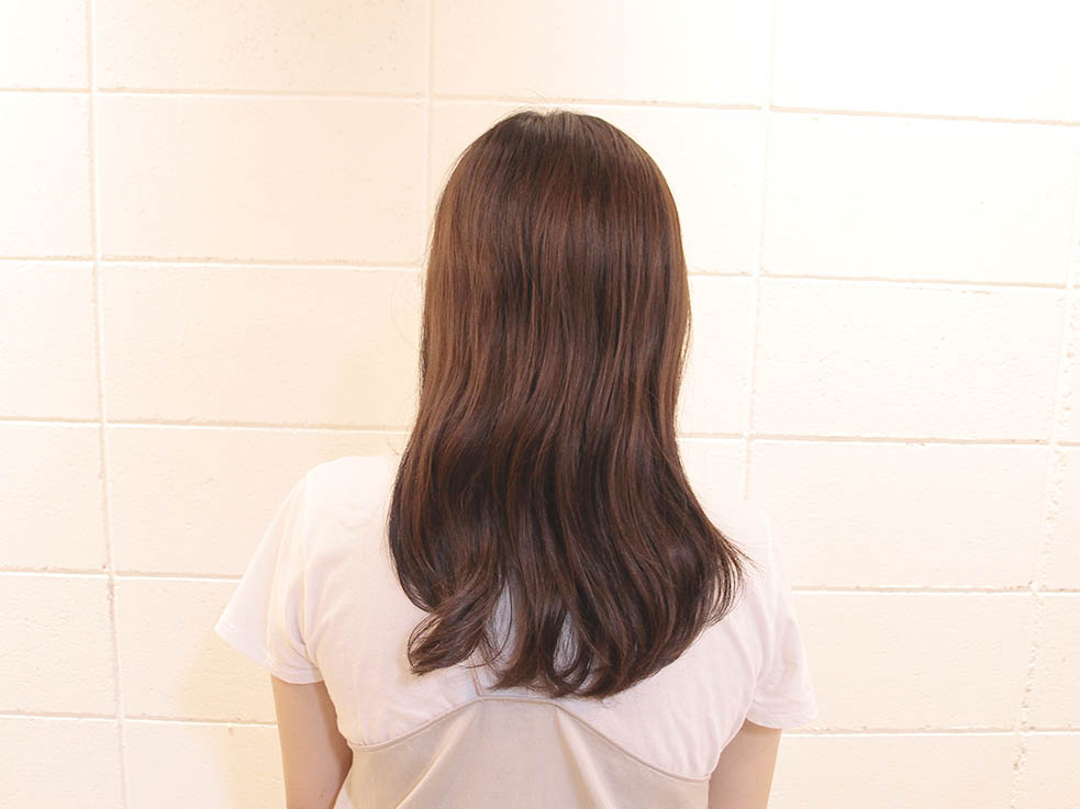 フィッシュボーンにヘアバンドをプラス！こなれ見えアレンジ1