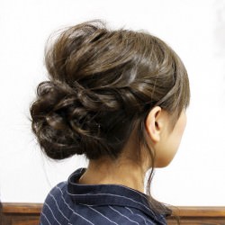 立体感が可愛い♡簡単シニヨン　ヘアアレンジ　ロングヘア