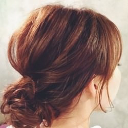 カジュアルにもフォーマルにも！簡単こなれお団子ヘアスタイル　ヘアアレンジ　ミディアムヘア