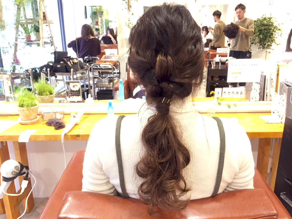 さり気ない個性が可愛い！ノットヘアーの作り方6