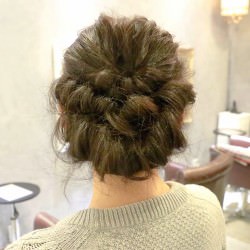 波ウェーブ×くるりんぱ!ふわふわシニヨンのアップスタイル ヘアアレンジ ロングヘア