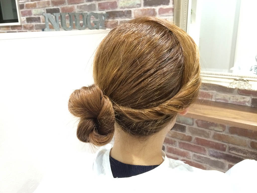 派手過ぎない♡ちょい足しおしゃれサイドシニヨン4