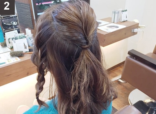 ミディアムヘアでも出来る!万能ゆるふわまとめ髪♪2