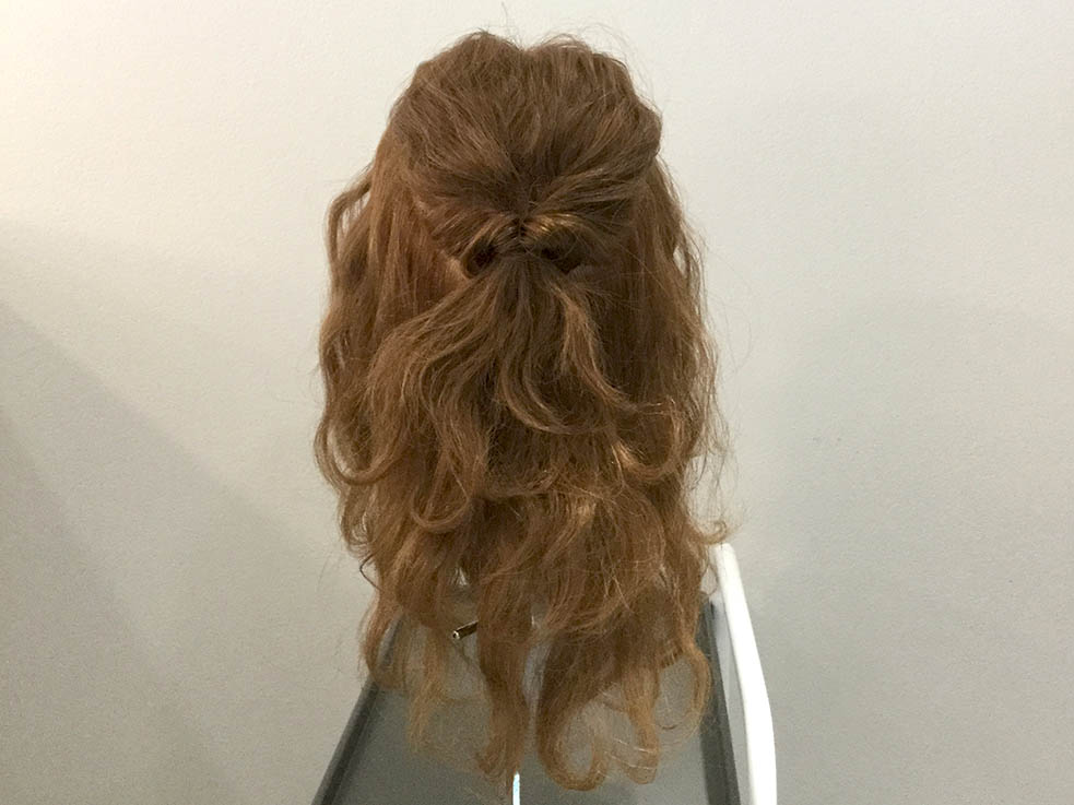 編みおろしにもアップヘアにも！くるりんぱ×三つ編みの2WAYヘアアレンジ！2