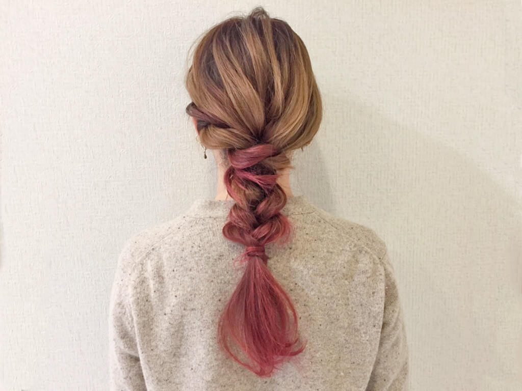 デートにおすすめ♡大人可愛い編みおろしヘアアレンジtop