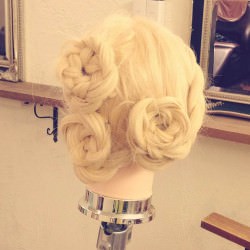 ‶花”やかさ満点◎編み込み×三つ編みのゴージャスアレンジ☆ ヘアアレンジ ロングヘア