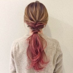 結ぶだけでおしゃれになる！大人なローポニーテール　ヘアアレンジ　ロングヘア