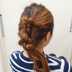 片結びでおしゃ見え☆ノットヘアー ヘアアレンジ ロングヘア