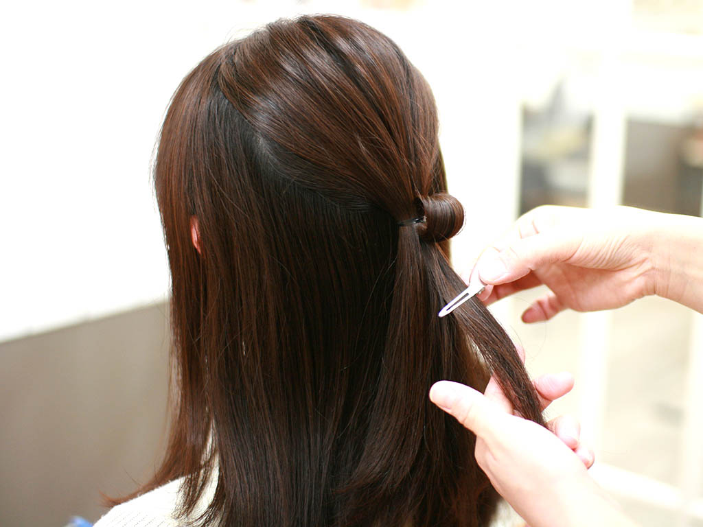 100均アイテムで技あり☆話題のリボンヘアの作り方 3