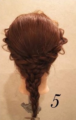 お花のヘアアクセがピッタリ♡編み下ろしアレンジ５